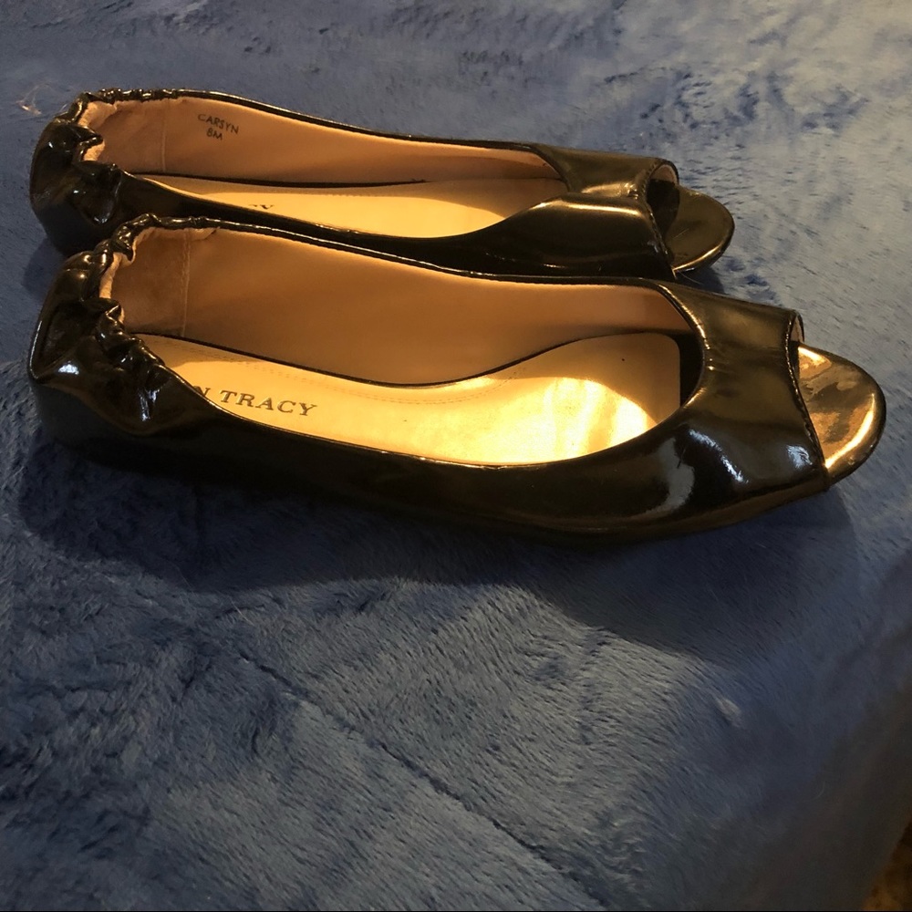 Ellen Tracey black Carsyn peep toe flats in a size 8.